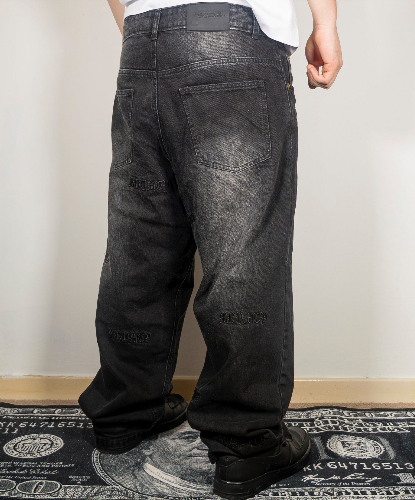 BLACK WASH DENIM